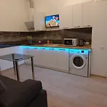 на греческой *