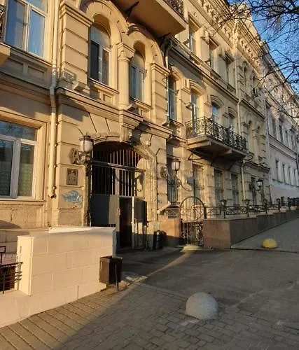 на греческой شقة أوديسا