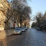 на греческой